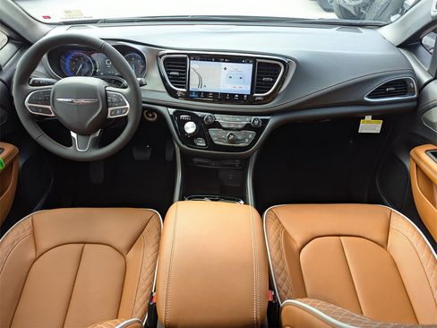 New 2026 Chrysler Pacifica Pinnacle image 15