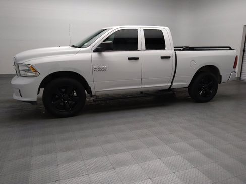 Used 2017 RAM 1500 Express RWD image 2