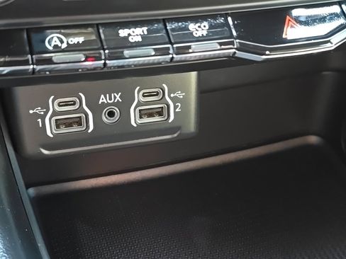 Used 2021 Dodge Durango SXT image 32