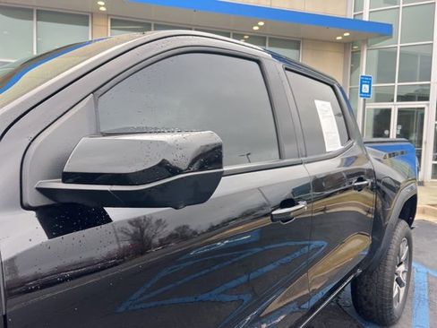 Used 2024 GMC Canyon Elevation w/ Elevation Premium Package image 14