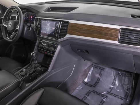 Certified 2022 Volkswagen Atlas SE w/ Panoramic Sunroof Package image 47