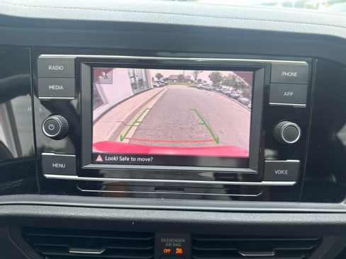 Used 2021 Volkswagen Jetta SE FWD image 13