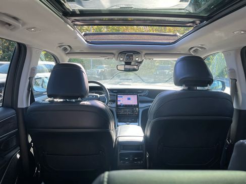 Used 2024 Jeep Grand Cherokee Limited 4xe image 39