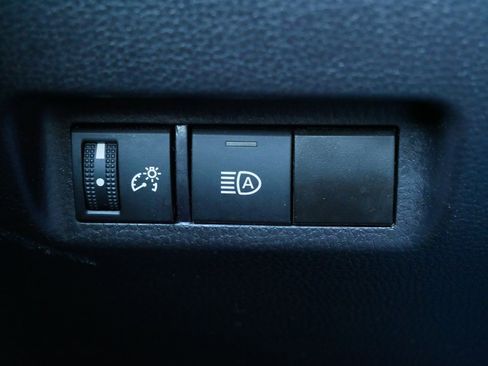 Used 2025 Toyota RAV4 XLE image 25