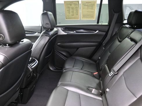 Used 2023 Cadillac XT6 Premium Luxury FWD image 10