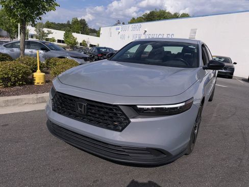 Used 2023 Honda Accord Sport image 1