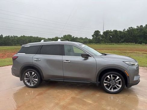 Used 2023 INFINITI QX60 Luxe w/ Performance Audio Package AWD/4WD image 3