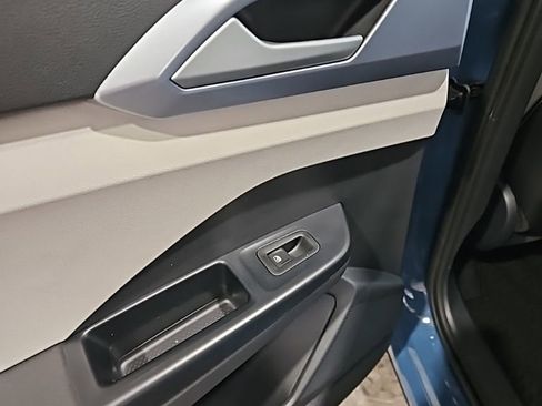 New 2026 Volkswagen Taos SE image 21