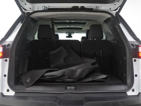 Used 2021 Chevrolet Traverse RS image 18