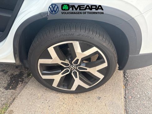 Used 2023 Volkswagen Taos SEL AWD/4WD image 6