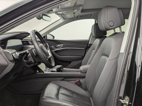 Used 2021 Audi e-tron Premium w/ Convenience Plus Package image 14