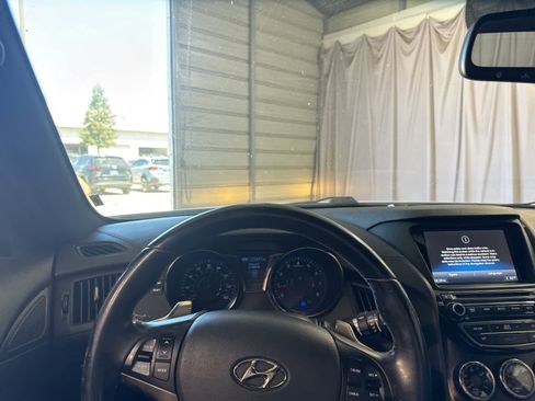 Used 2014 Hyundai Genesis 2.0T RWD image 20