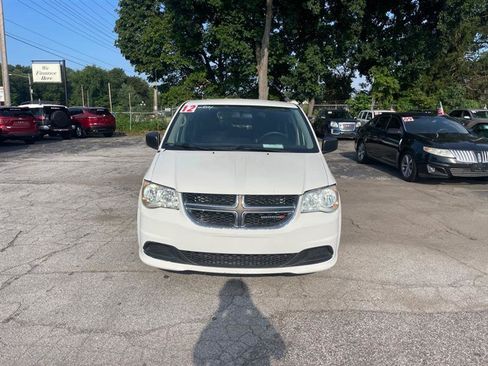 Used 2012 Dodge Grand Caravan SE FWD image 2