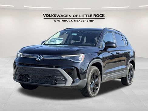 New 2026 Volkswagen Taos SE FWD image 1