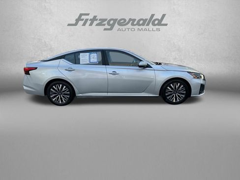 Used 2023 Nissan Altima 2.5 SV image 7