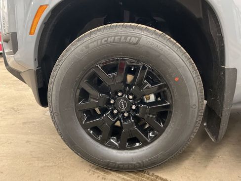 New 2026 Nissan Frontier SV AWD/4WD image 10