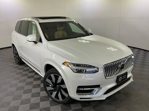 Certified 2024 Volvo XC90 T8 Ultimate w/ Protection Package Premier AWD/4WD image 43