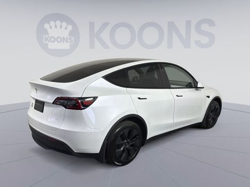 Used 2025 Tesla Model Y Long Range image 7