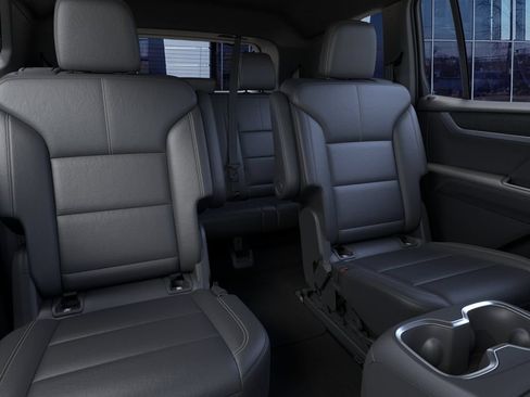 New 2026 GMC Acadia Elevation w/ Elevation Premium Package AWD/4WD image 17