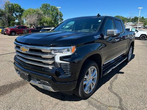 Used 2025 Chevrolet Silverado 1500 High Country w/ High Country Premium Package AWD/4WD image 4