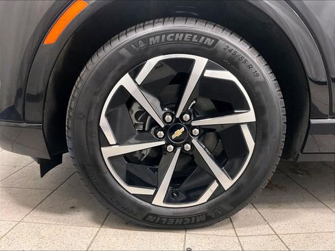 Used 2025 Chevrolet Equinox EV LT w/ Convenience Package image 7