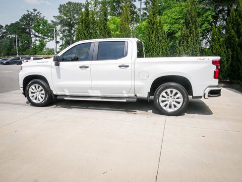 Used 2020 Chevrolet Silverado 1500 Custom w/ Custom Value Package AWD/4WD image 7