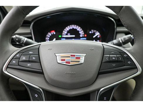 Used 2017 Cadillac XT5 Luxury w/ Driver Awareness Package image 12