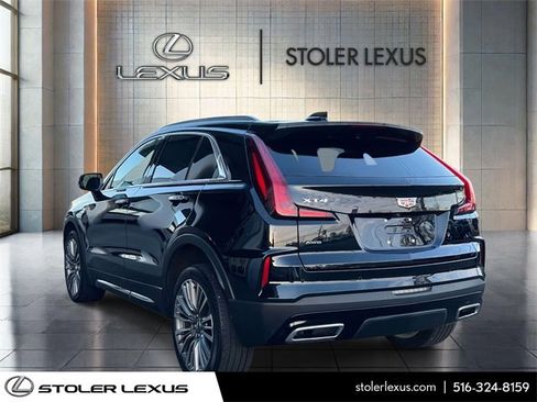 Used 2024 Cadillac XT4 Premium Luxury image 5