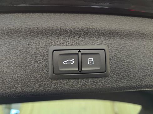 Certified 2024 Audi Q3 2.0T Premium w/ Convenience Package image 36