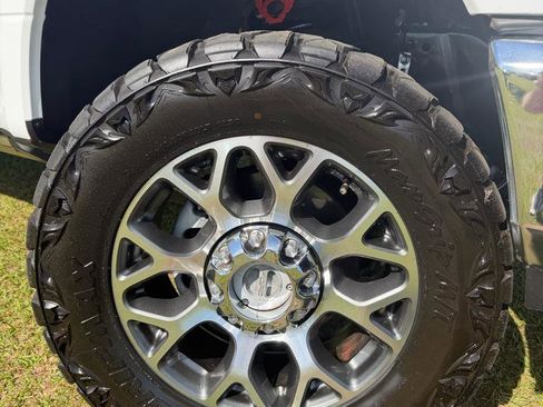 Used 2020 Ford F250 Lariat w/ Lariat Ultimate Package image 4