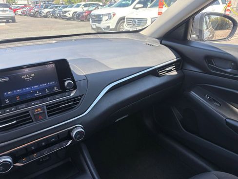 Used 2023 Nissan Altima 2.5 S FWD image 34