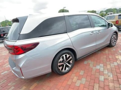 Certified 2025 Honda Odyssey EX-L image 9