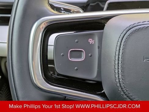 Used 2025 Lincoln Nautilus Reserve AWD/4WD image 26