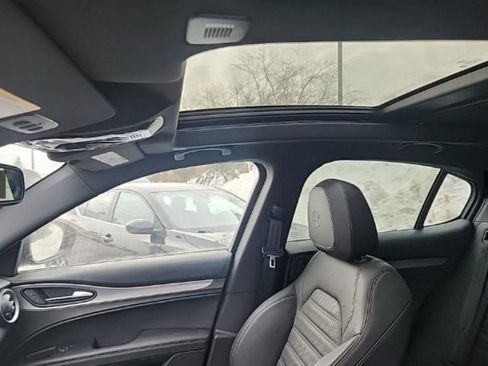 Used 2024 Alfa Romeo Stelvio Veloce image 4