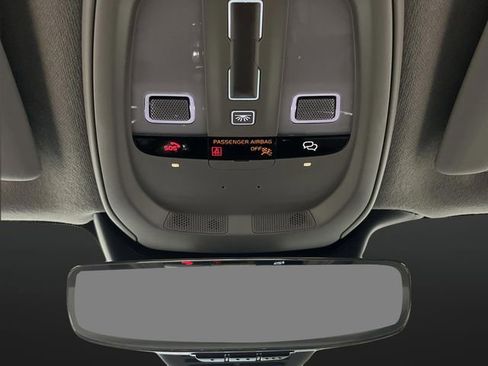 Used 2024 Volvo XC40 B5 Plus image 27