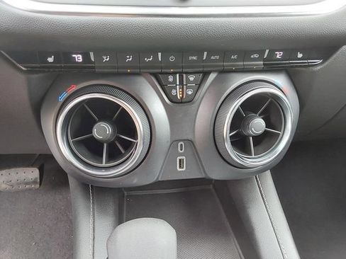 Used 2025 Chevrolet Blazer LT FWD image 29