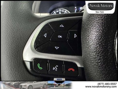 Used 2023 Jeep Renegade Latitude AWD/4WD image 20