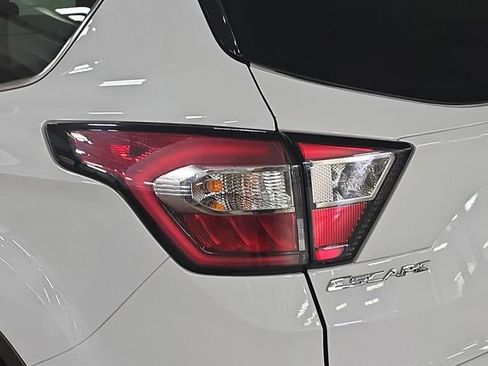 Used 2018 Ford Escape SEL w/ Canadian Touring Package image 35