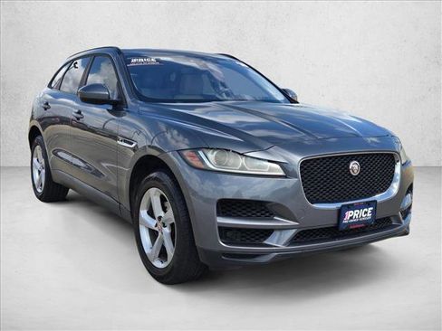 Used 2018 Jaguar F-PACE Premium image 3