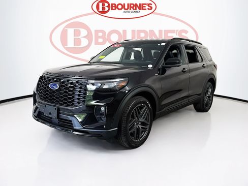 Used 2025 Ford Explorer ST-Line w/ ST-Line Street Pack AWD/4WD image 6