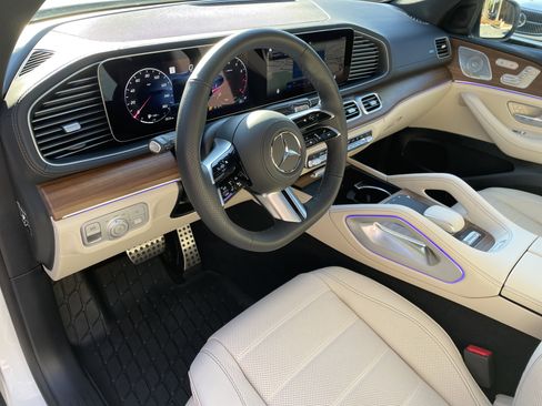 Certified 2025 Mercedes-Benz GLS 580 4MATIC image 21