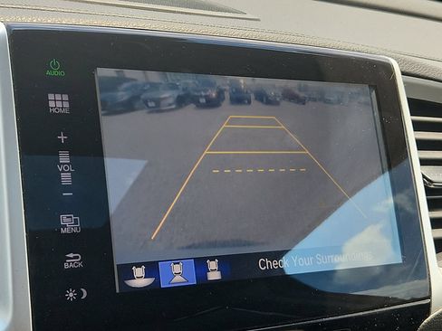 Used 2016 Honda Pilot Touring image 14
