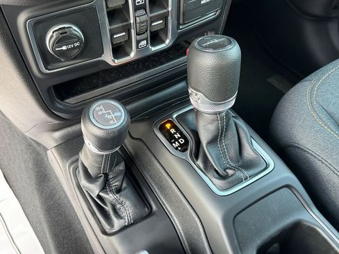 New 2026 Jeep Gladiator Sport AWD/4WD image 28