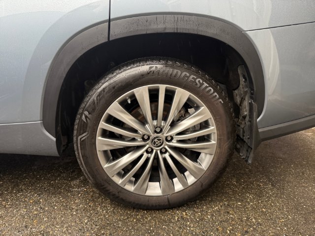 Used 2023 Toyota Highlander Platinum AWD/4WD image 26