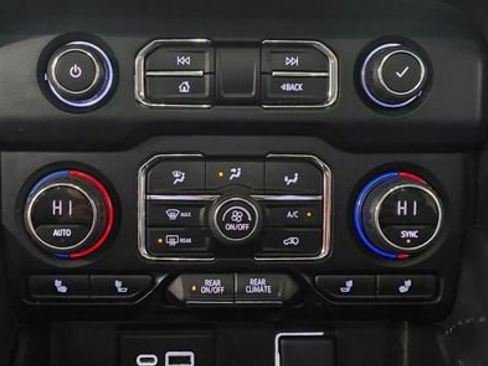 Used 2021 Chevrolet Tahoe LT image 21