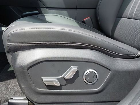 Used 2025 Hyundai Santa Fe SEL FWD image 29