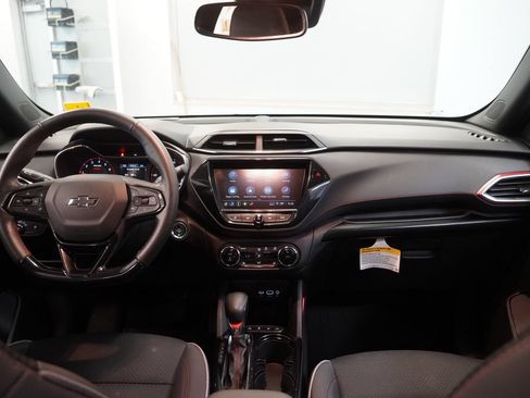 Used 2023 Chevrolet TrailBlazer RS w/ Convenience Package AWD/4WD image 18