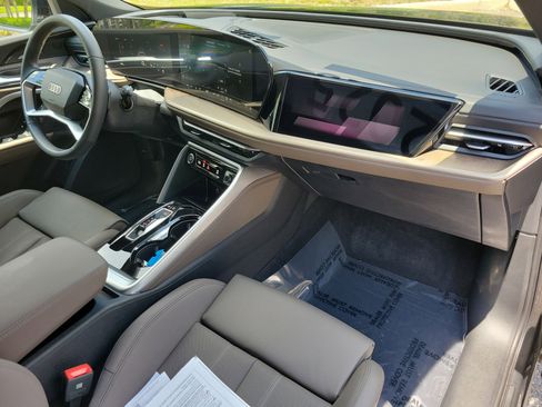 Certified 2025 Audi Q5 Prestige AWD/4WD image 11