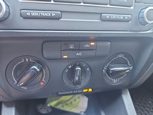 Used 2014 Volkswagen Jetta SE image 17