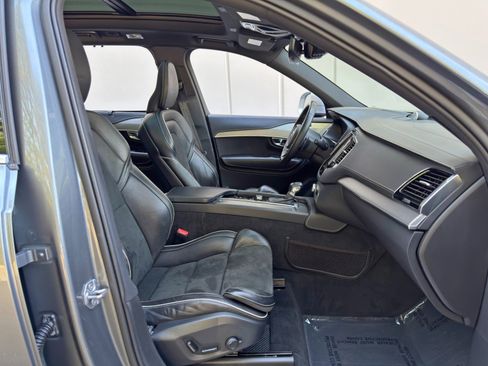 Used 2019 Volvo XC90 T6 R-Design w/ Protection Package Premier image 15